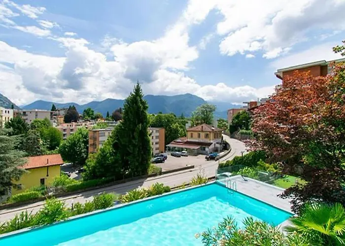 Vista Con Piscina アパート ルガーノ